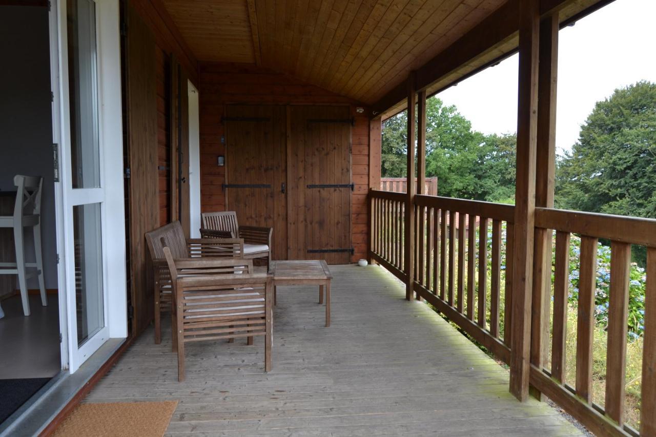 Beautiful Lake View 3 Bedroom Chalet. Saint-Manvieu-Bocage Esterno foto