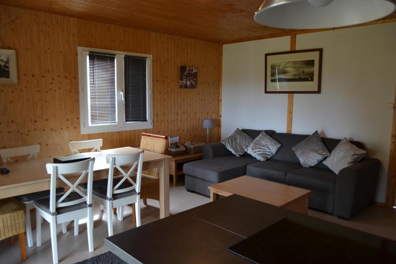 Beautiful Lake View 3 Bedroom Chalet. Saint-Manvieu-Bocage Esterno foto